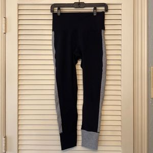 Vuori Women’s Leggings with Pattern Detail